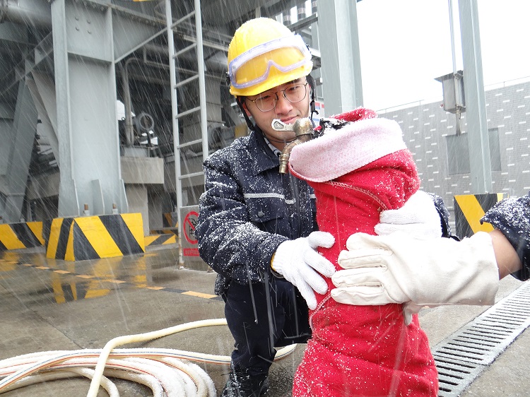水务集团积极应对雨雪天气，确保生产安全稳定运行