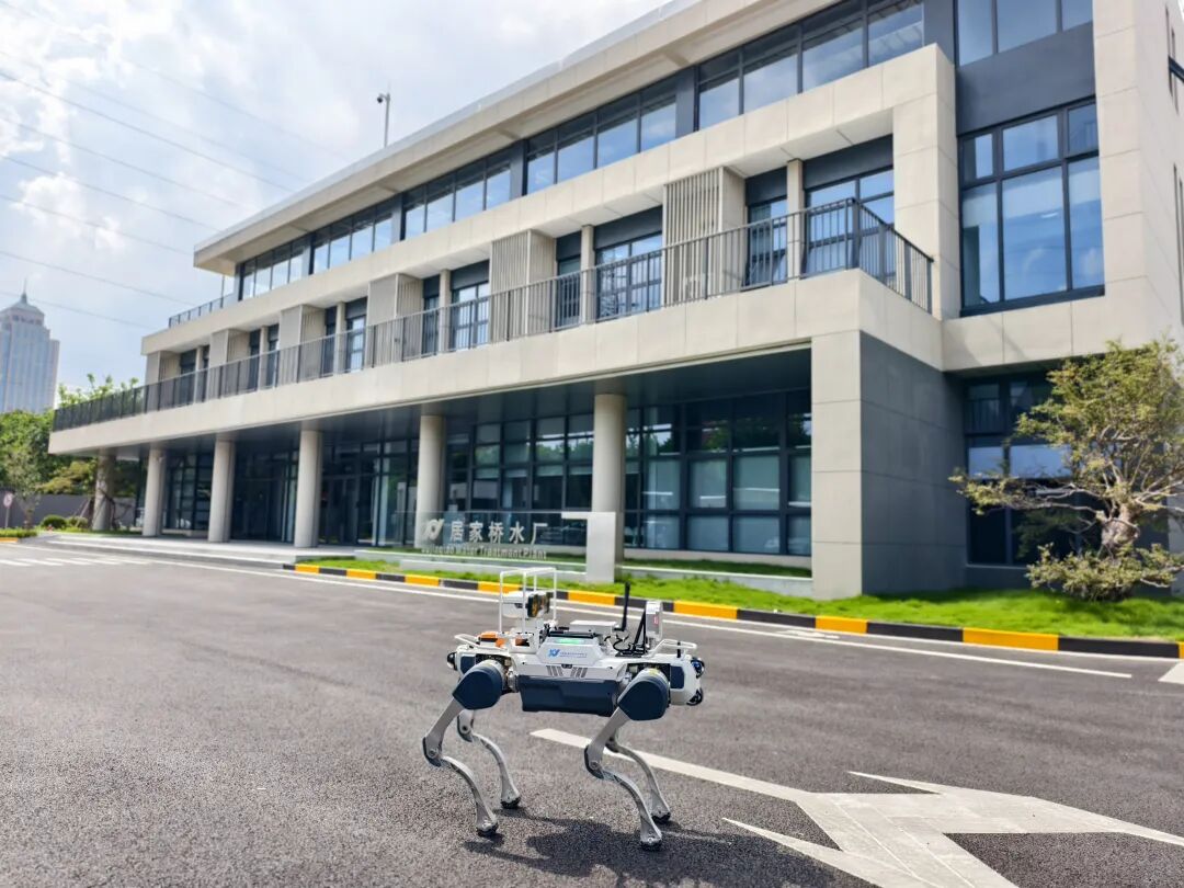 浦威机器狗.jpg
